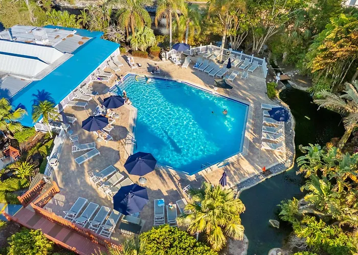 Park Shore Resort By Mike Z Rentals (Adults Only)